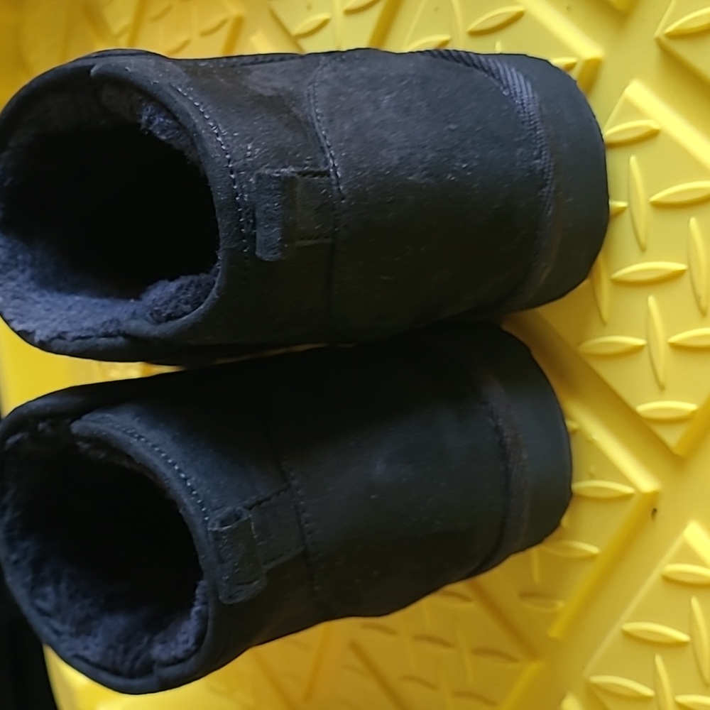 Old Navy Womens Cozy Ankle Bootie Black Winter Boots Pre Love Almost New Size 8